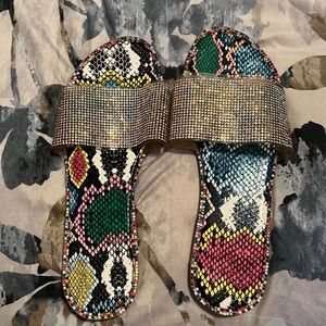 Chic Me ladies size 39 sandals.  Worn one time. Multicolor and super cute!